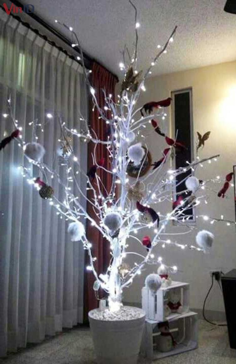 Cách làm cây thông Noel bằng cây khô đẹp mà đơn giản