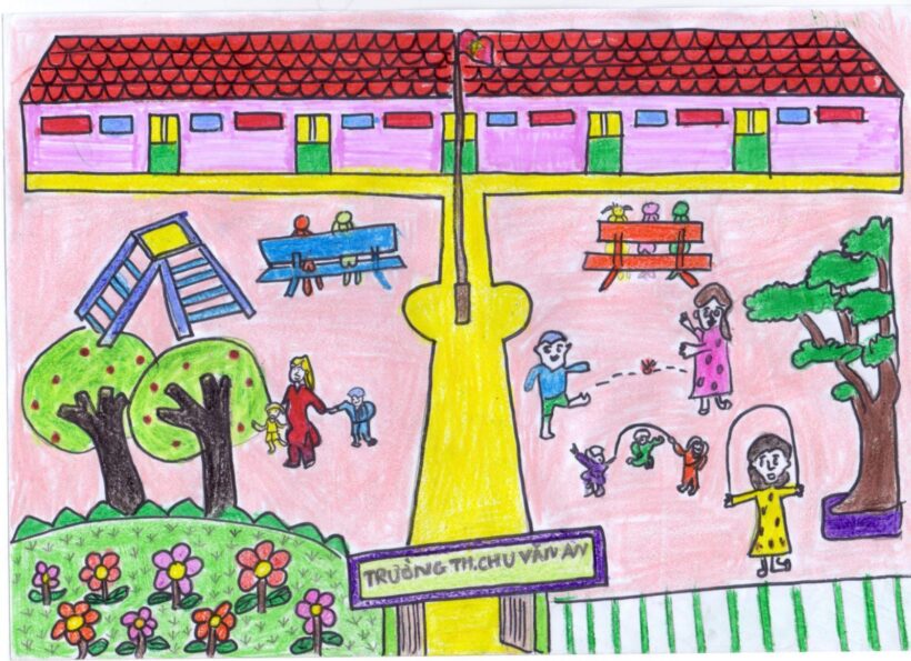 Vẽ tranh đề tài trường em với những hoạt động vui chơi trên sân tường