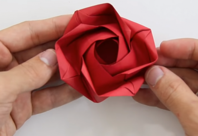 Bông hoa hồng từ giấy origami