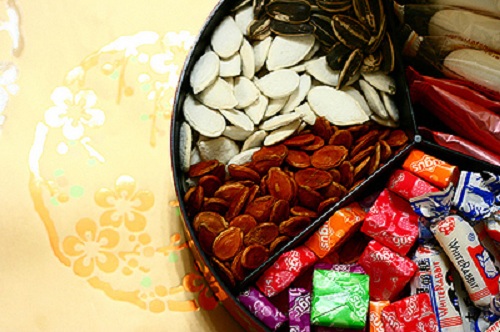 Cách bày bánh kẹo ngày Tết đẹp theo Phong Thủy để đãi khách-8