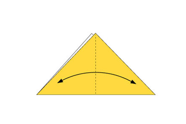 Gấp đôi tạo tam giác nhỏ hơn