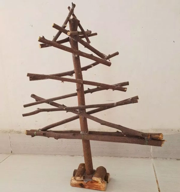 Cây thông Giáng sinh bằng gỗ