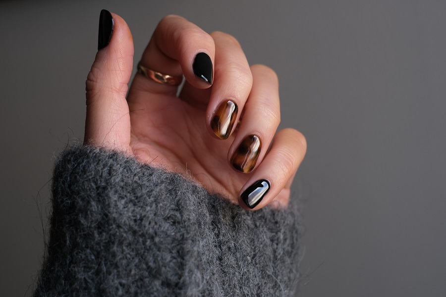Chọn màu nail phù hợp với tông da sẽ khiến bạn trở nên thu hút hơn