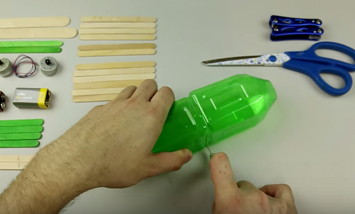 Cách làm máy bay trực thăng từ vỏ chai nhựa