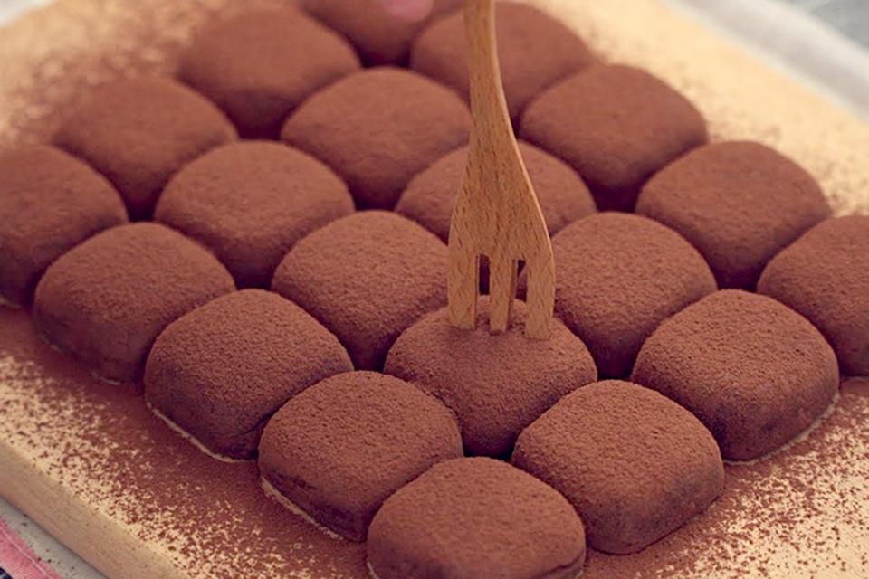 Cách làm socola Valentine từ bột cacao
