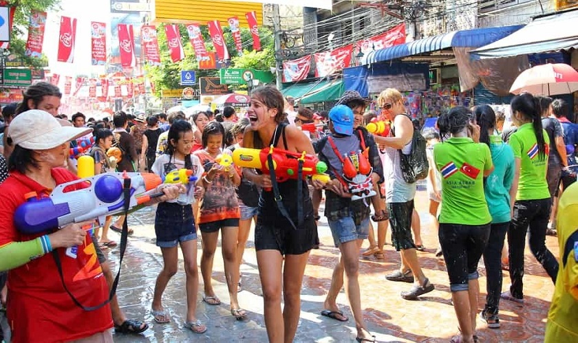 Lễ hội té nước ở Bangkok Thái Lan