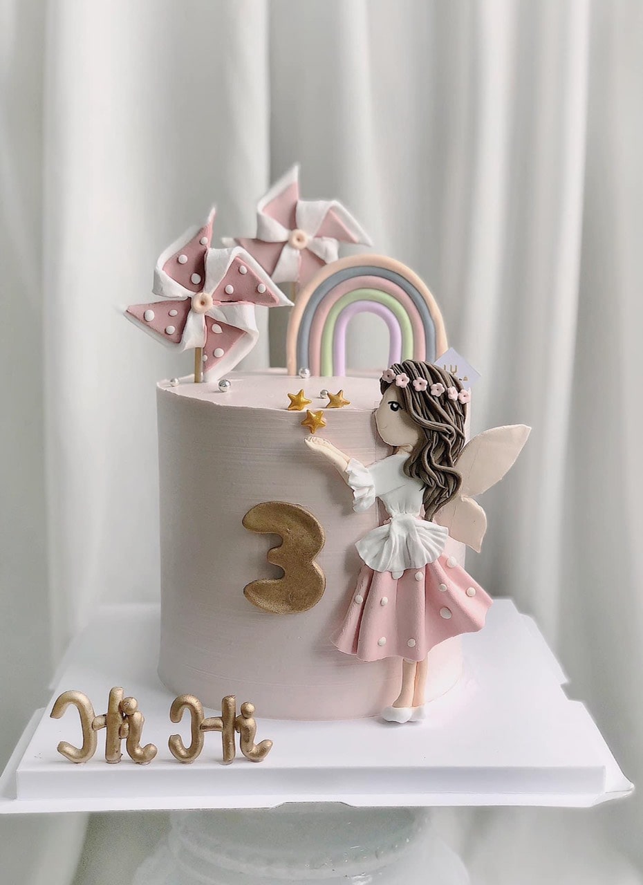 mẫu bánh sinh nhật đẹp cho bé gái 1