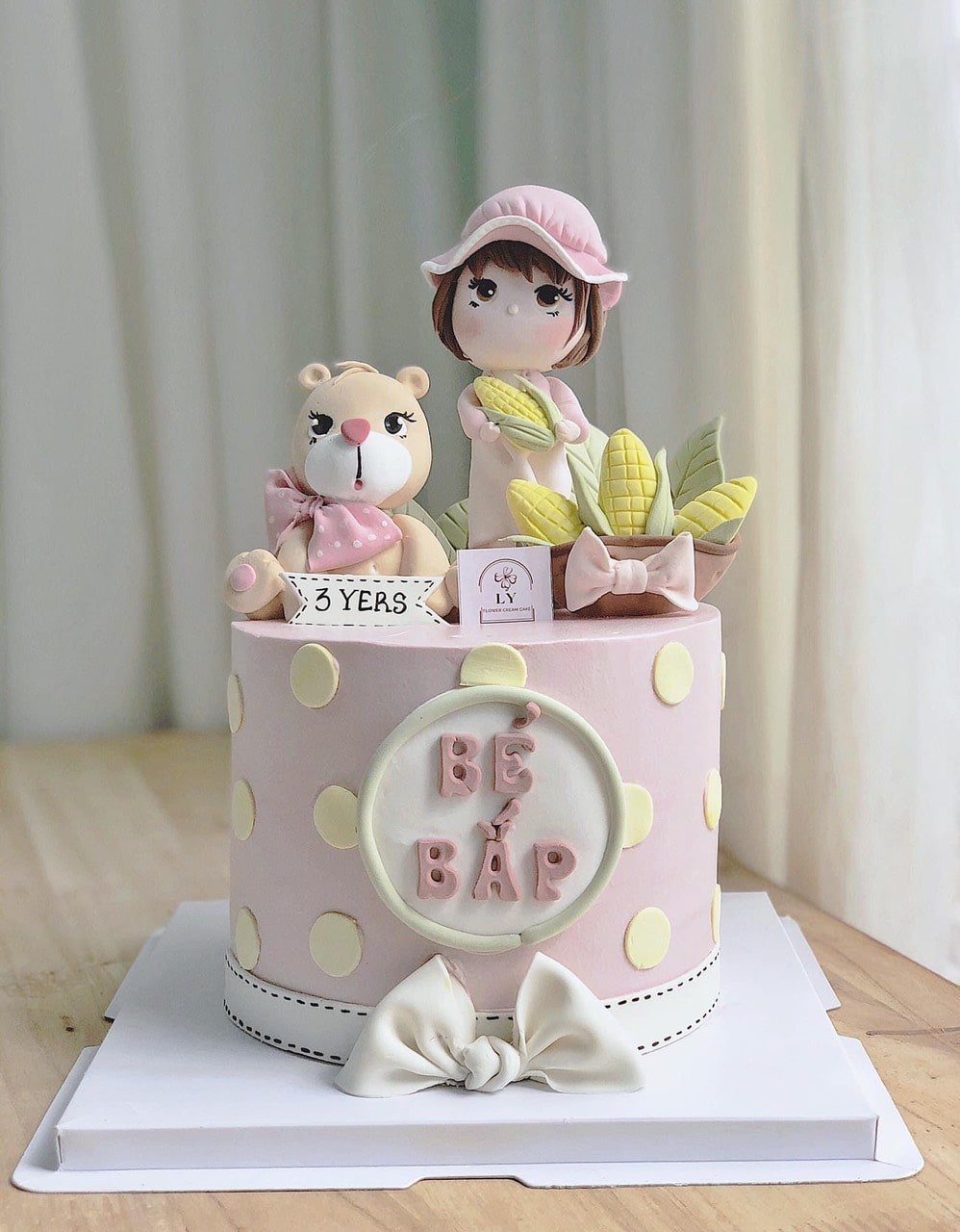 mẫu bánh sinh nhật đẹp cho bé gái 6